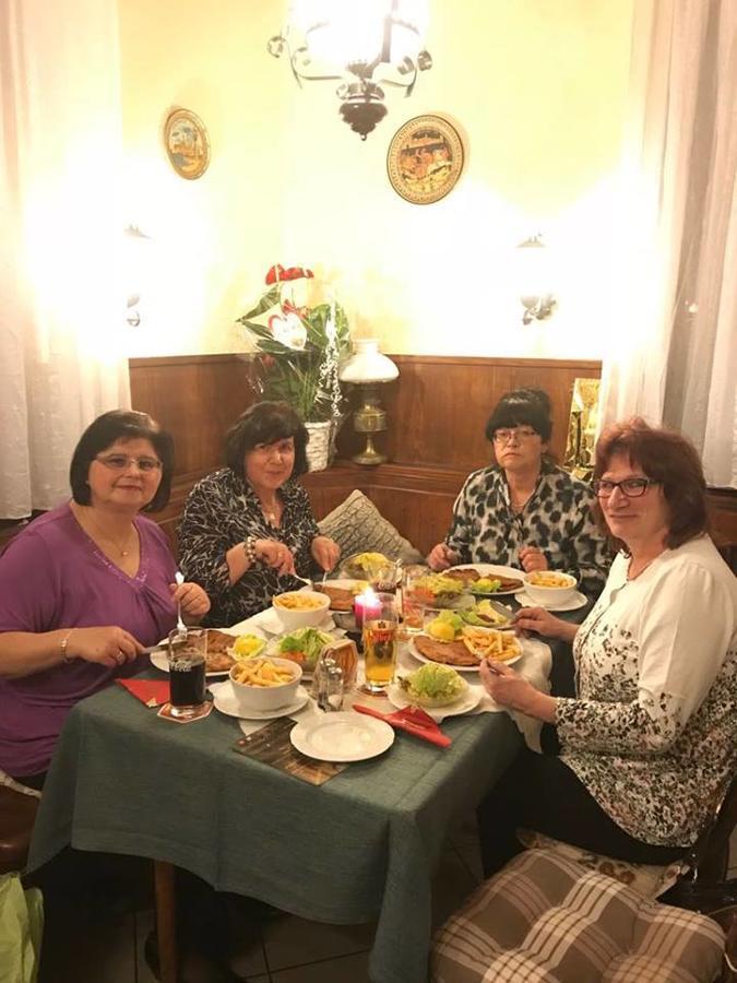 Gasthaus Hirschberg Ξενοδοχείο Λούντβιχσμπουργκ Εξωτερικό φωτογραφία